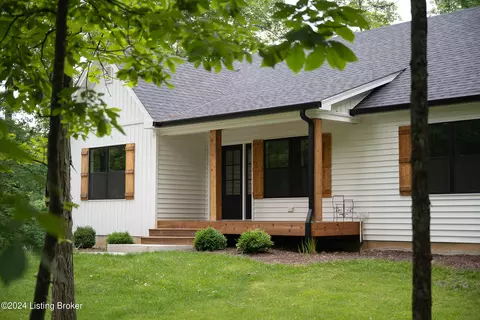 2807 Briarwood Rd, La Grange, KY 40031