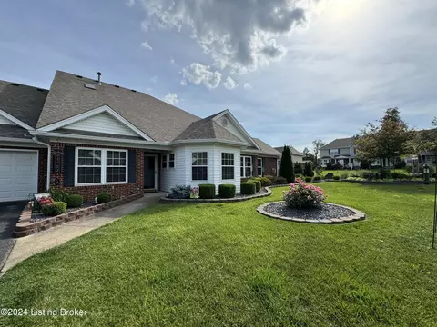 6907 Casey Pl, Louisville, KY 40229