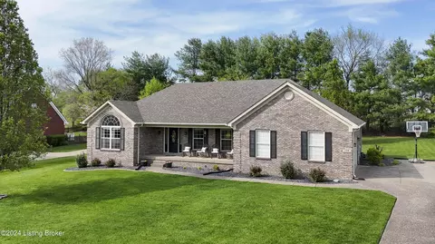 158 Sammys Ct, Mount Washington, KY 40047