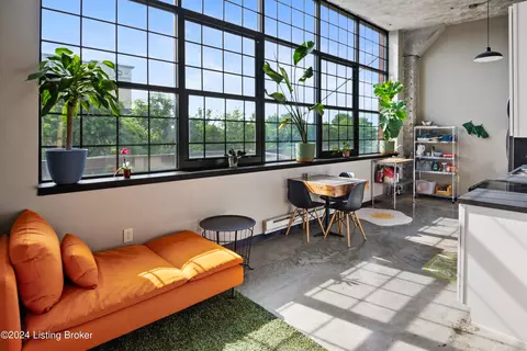 2520 S 3rd St #213, Louisville, KY 40208