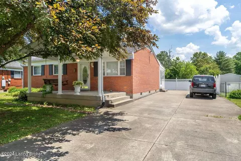 7903 Conifer Dr, Louisville, KY 40258