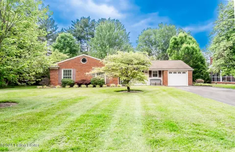 8609 Whipps Bend Rd, Louisville, KY 40222
