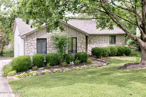 1025 Rollingwood Ln, Goshen, KY 40026