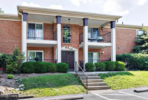 1307 Forest Park Rd, Louisville, KY 40223