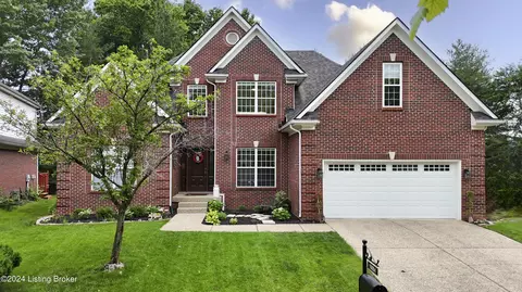 10004 Ivybridge Cir, Louisville, KY 40241