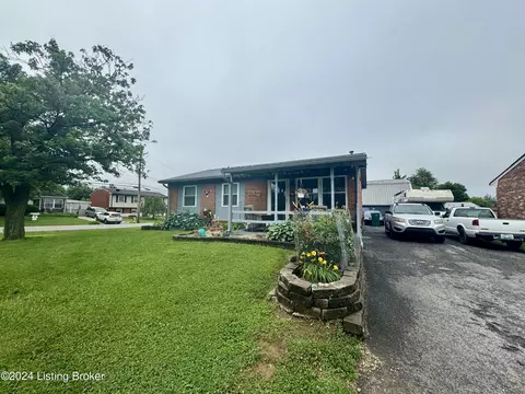 1167 Summitt Dr, Louisville, KY 40229