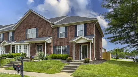 11221 Sandwood Pl, Louisville, KY 40272