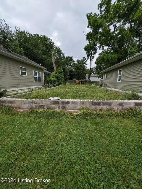 3028 Southern Ave, Louisville, KY 40211