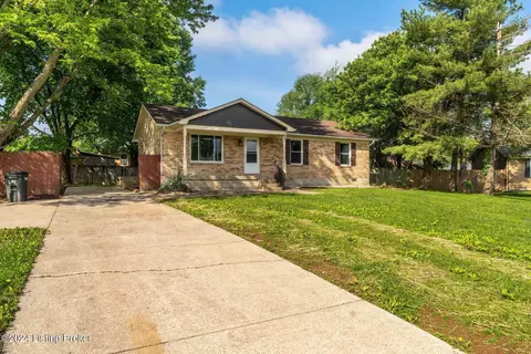 179 Grazing Trace Ct, Mount Washington, KY 40047