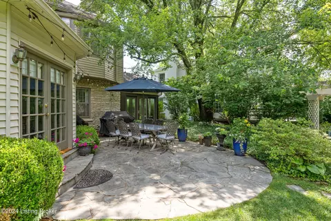 420 Country Ln, Louisville, KY 40207 photo 35