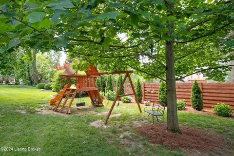 420 Country Ln, Louisville, KY 40207 photo 41