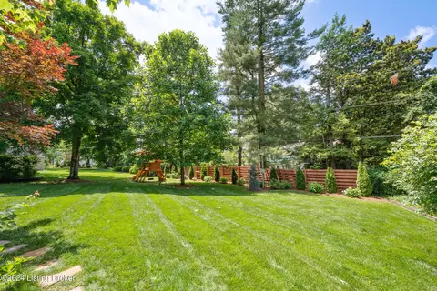 420 Country Ln, Louisville, KY 40207 photo 40