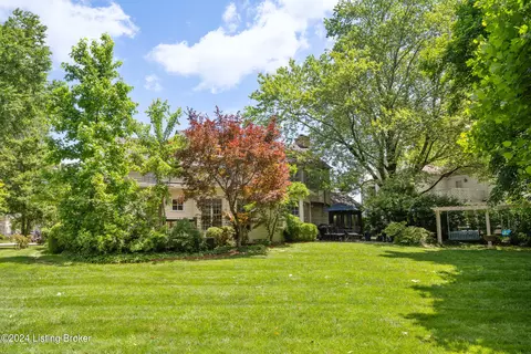 420 Country Ln, Louisville, KY 40207 photo 42