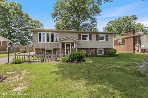 8610 Devonshire Dr, Louisville, KY 40258