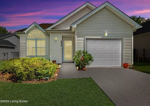 6014 Woodhaven Pl Cir, Louisville, KY 40228