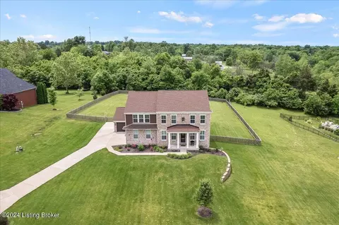 2702 Tarpon Dr, La Grange, KY 40031
