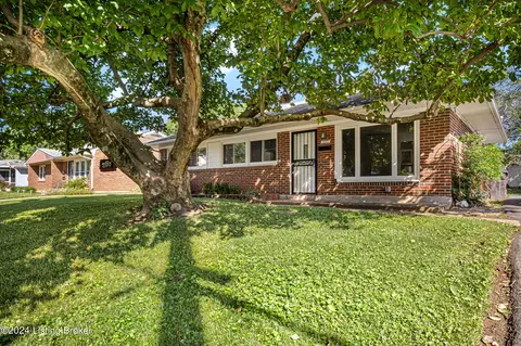 2133 Peabody Ln, Louisville, KY 40218