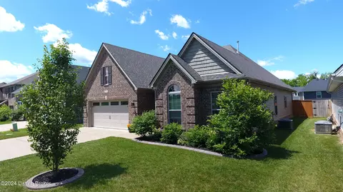 2326 Somersly Pl, Louisville, KY 40245