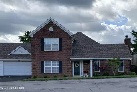 8203 Eagle Creek Dr, Louisville, KY 40242