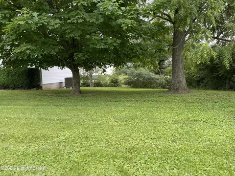 Exterior - 2273 Giltner Rd, Smithfield, KY 40068 photo 9 of 12