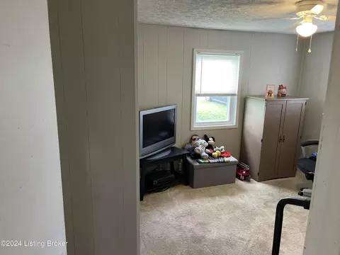Bedroom - 2273 Giltner Rd, Smithfield, KY 40068 photo 1 of 8
