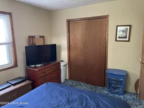 Bedroom - 2273 Giltner Rd, Smithfield, KY 40068 photo 5 of 8