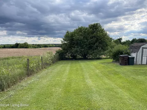Exterior - 2273 Giltner Rd, Smithfield, KY 40068 photo 3 of 12