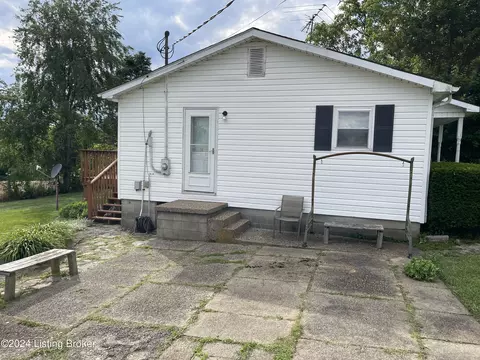 Exterior - 2273 Giltner Rd, Smithfield, KY 40068 photo 5 of 12