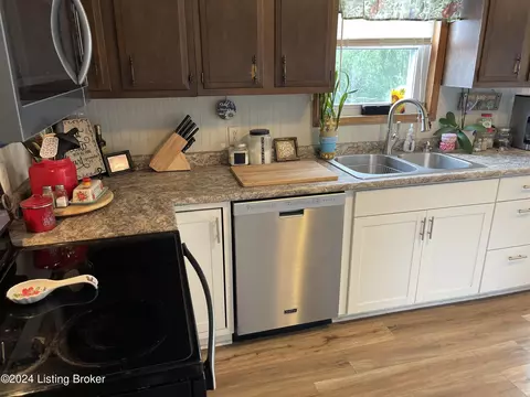 Kitchen - 2273 Giltner Rd, Smithfield, KY 40068 photo 1 of 1
