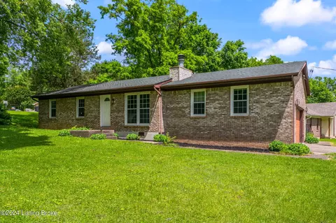 8516 Roseborough Rd, Louisville, KY 40228