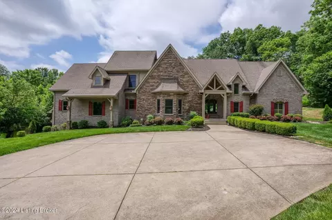 100 Valhalla View Dr, Louisville, KY 40245