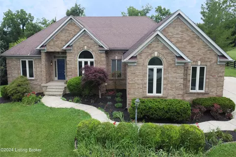 4621 N Ridge Cir, Crestwood, KY 40014