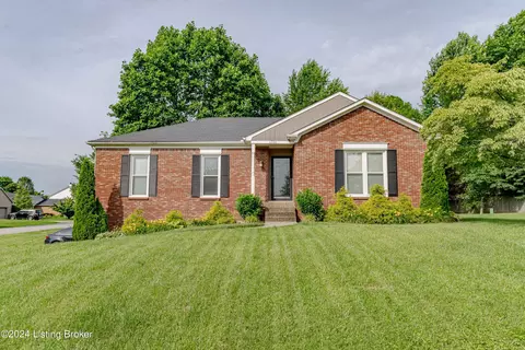 1200 Nightingale Ln, Goshen, KY 40026