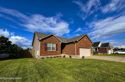 226 Crooked Oak Ct, Shepherdsville, KY 40165