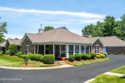 10606 Eagle Pines Ln, Louisville, KY 40223
