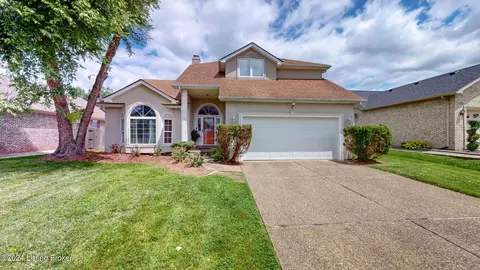 6709 Grandfield Rd, Louisville, KY 40258