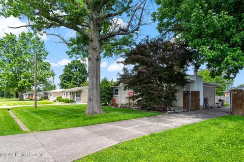 8313 Devonshire Dr, Louisville, KY 40258