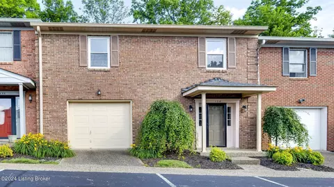 134 Gardiner Lake Rd, Louisville, KY 40205
