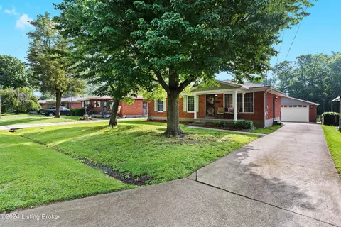 7611 Norwich Blvd, Louisville, KY 40258