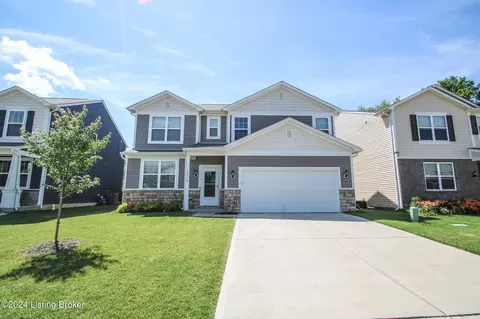 12040 Wooden Trace Dr, Louisville, KY 40229