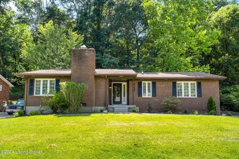 9006 Royal Oak Dr, Louisville, KY 40272