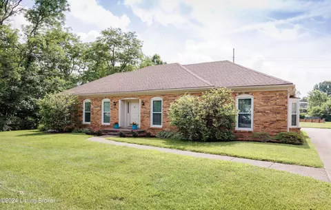 711 Nottingham Pkwy, Louisville, KY 40222