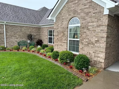 252 Terrace Dr, Mount Washington, KY 40047