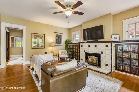 4113 Southern Pkwy, Louisville, KY 40214