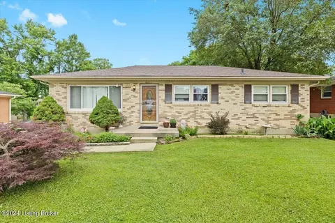 6011 Green Manor Dr, Louisville, KY 40219