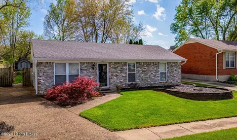 7306 Chestnut Tree Ln, Louisville, KY 40291