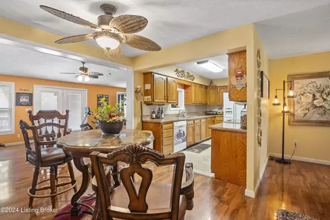 Dining - 148 Smith Rd, Brooks, KY 40109 photo 6 of 6