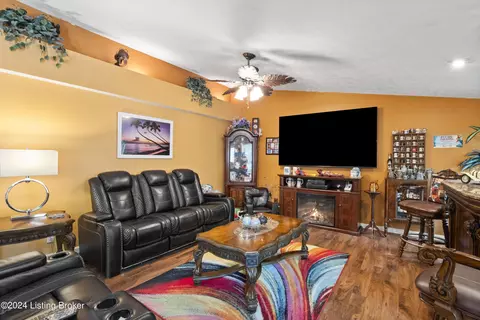 Living - 148 Smith Rd, Brooks, KY 40109 photo 5 of 8