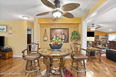 Dining - 148 Smith Rd, Brooks, KY 40109 photo 4 of 6