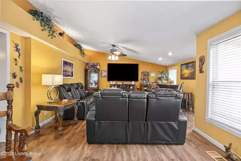 Living - 148 Smith Rd, Brooks, KY 40109 photo 4 of 8